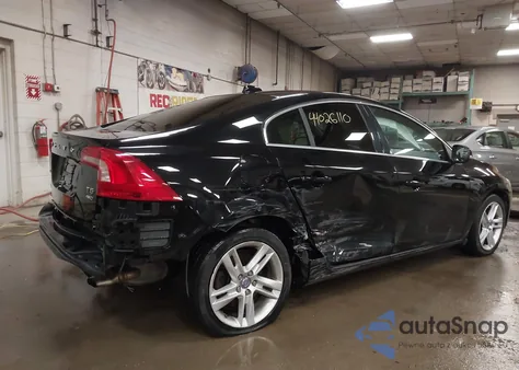 2015 Volvo S60 T5 Premier z USA, uszkodzony, nr VIN YV1612TKXF1344979